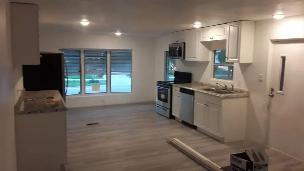 Slide of Newt Handyman