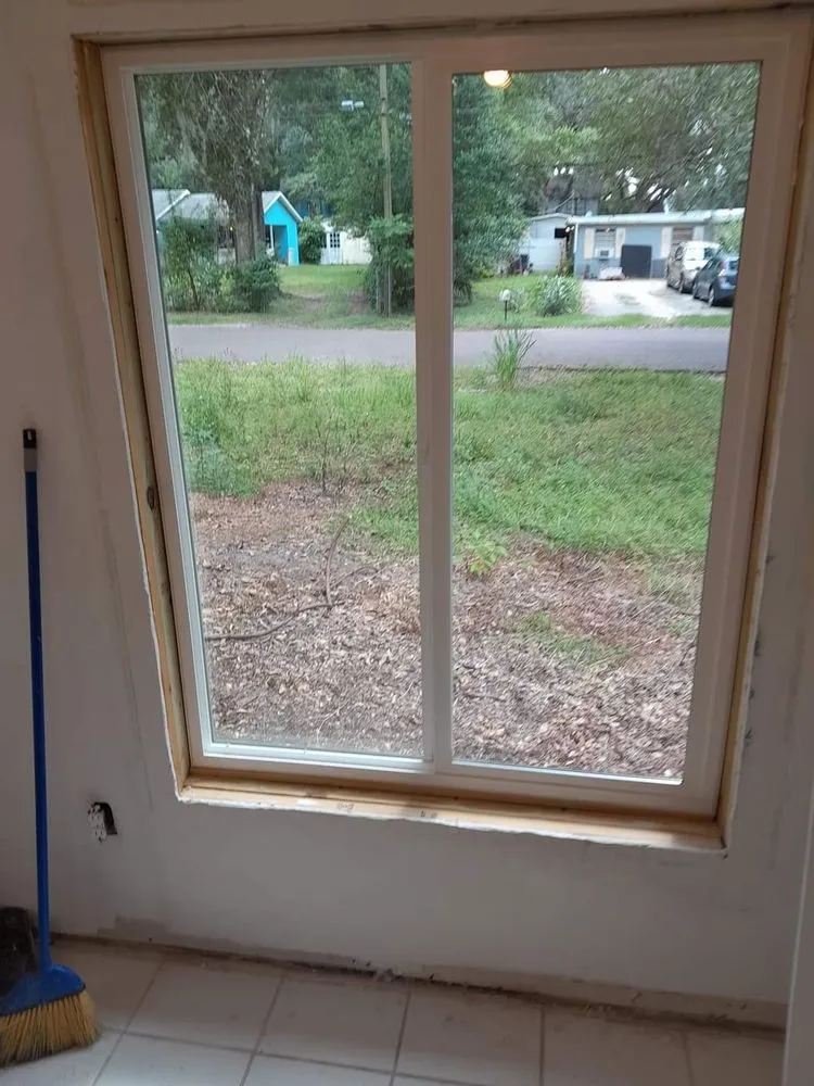 Slide of Newt Handyman