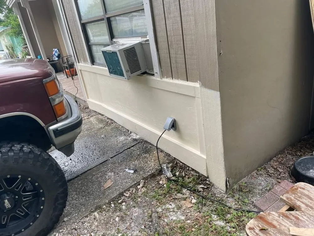 Slide of Newt Handyman