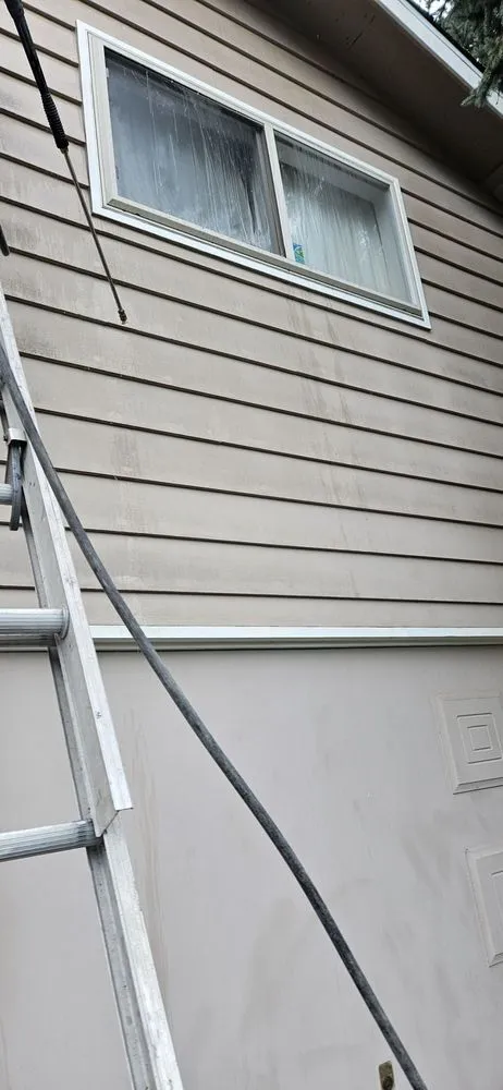 Slide of Nilo Handyman