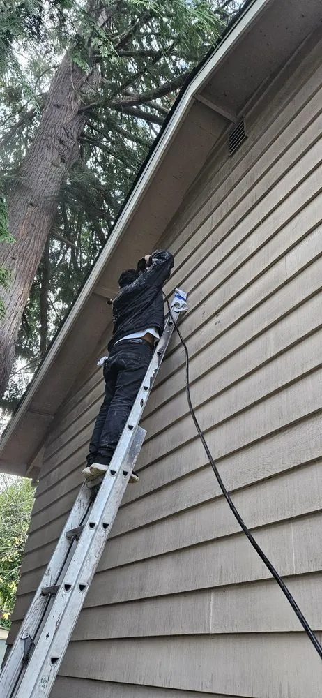 Slide of Nilo Handyman