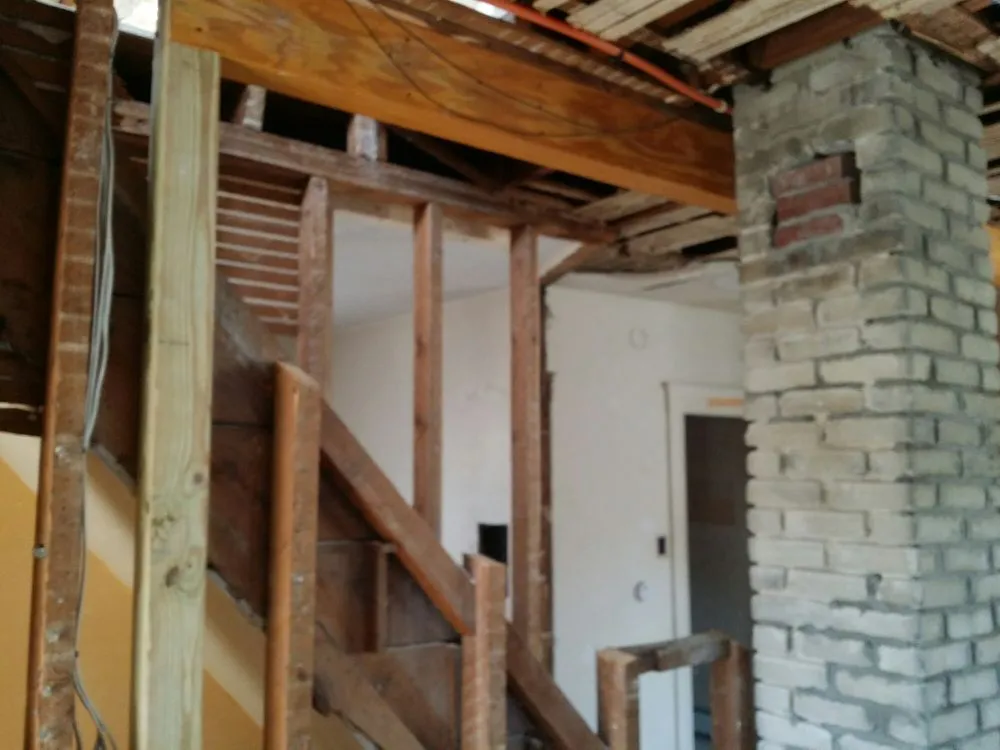 Slide of Nionakis Construction