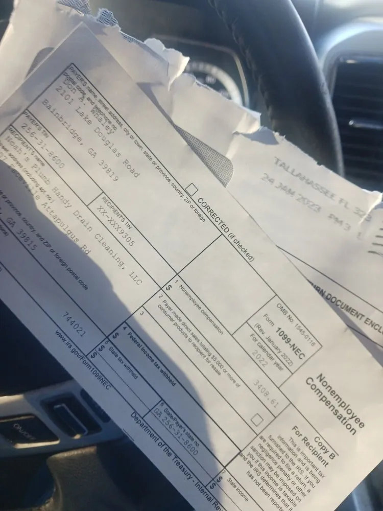 Slide of Noah's Plumb Handy Drain Cleaning