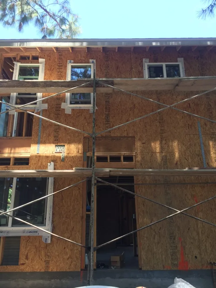 Slide of Noe’s Cruz Construction