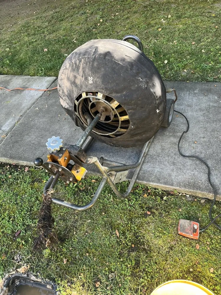 Emergency plumbing repair for homes in Long Beach, CA by Omar's Plumbing & Rooter Gas leak repair