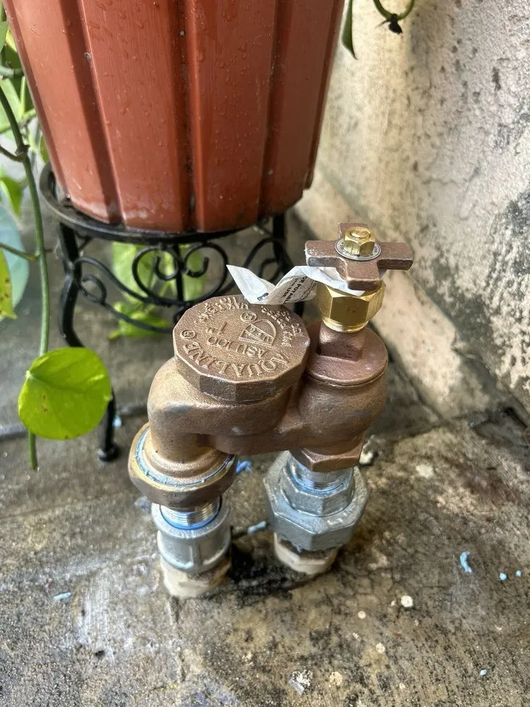 Professional drain cleaning experts serving Long Beach, CA - Omar's Plumbing & Rooter Gas leak repair