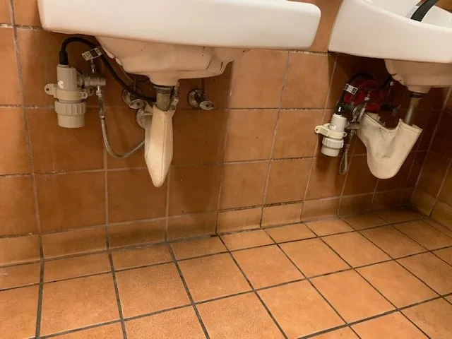 Slide of One Hat Plumbing