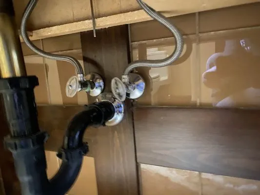 One Ten Industries Logo