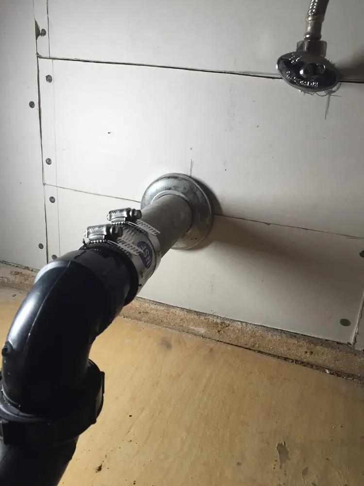 Expert emergency plumbing in Van Nuys, CA by Oscar's Plumbing & Rooter Service