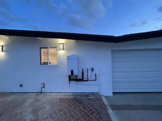 Overland Plumbing Logo