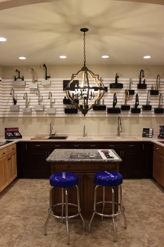 Slide of Pahl's Designer Showrooms