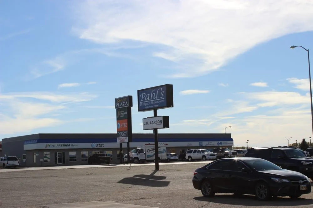 Slide of Pahl's Designer Showrooms