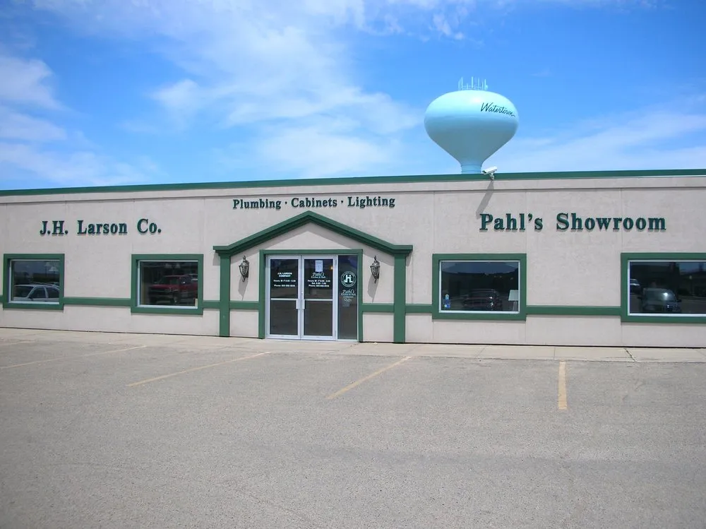 Slide of Pahl's Designer Showrooms