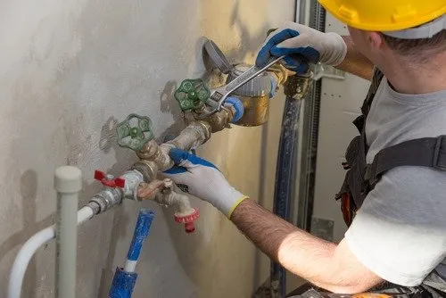 Professional water heater service for homes in San Fernando Valley, CA by Pahua Plumbing