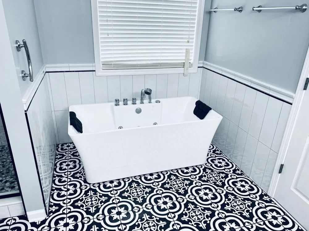 Slide of Painting Perfect Marietta