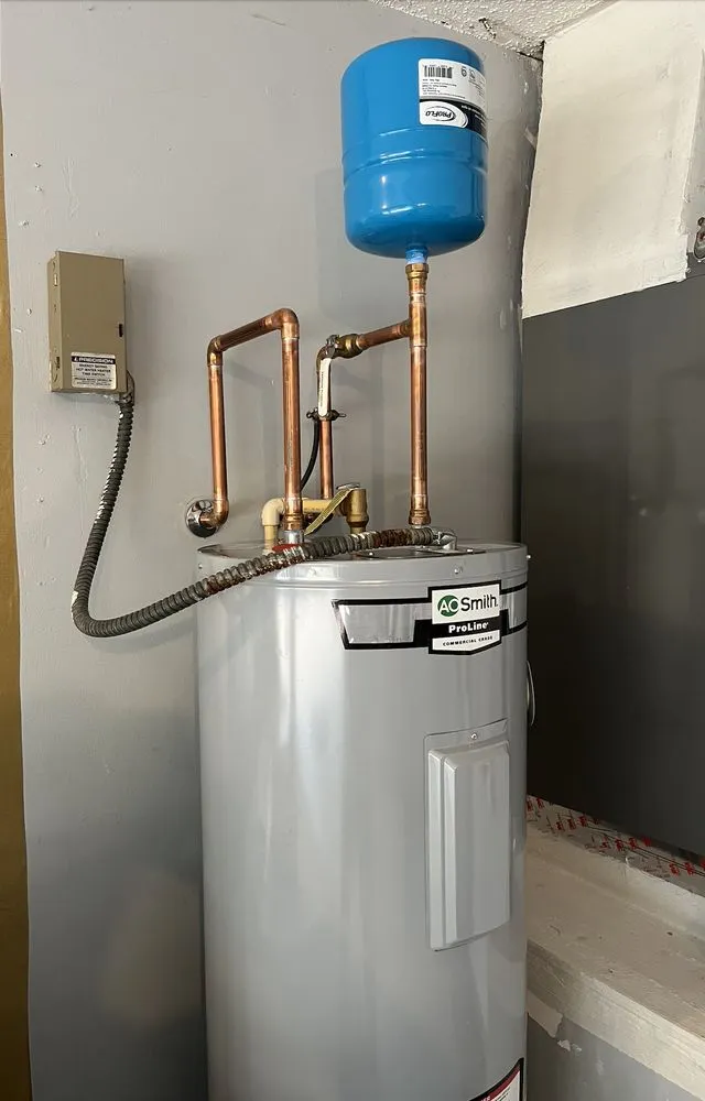 Professional water heater service experts serving Melbourne, FL - Paradise Plumbing Of Florida