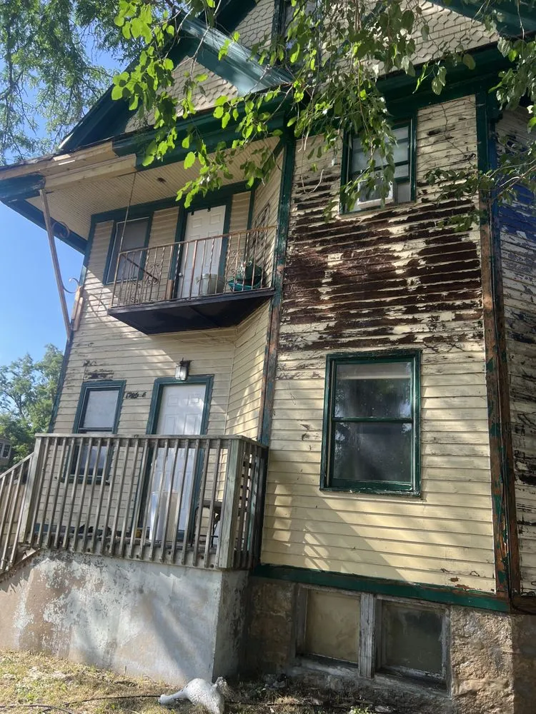 Slide of Paredes Mobile Services