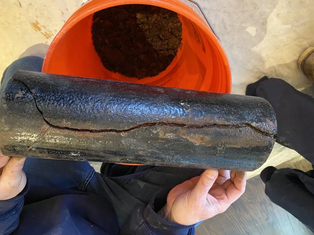 Professional leak detection experts serving Highland Park, IL - Pasquesi Plumbing, Heating, Cooling & Sewer