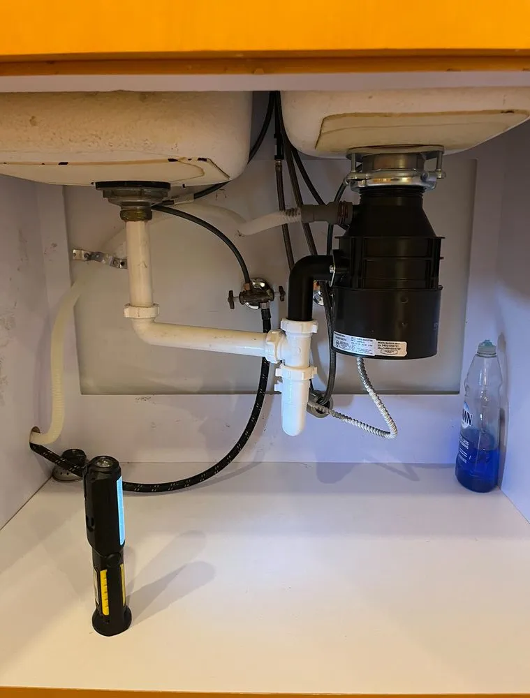 Quality water heater service experts serving Silver Spring, MD - Payless Plumbing and Heating