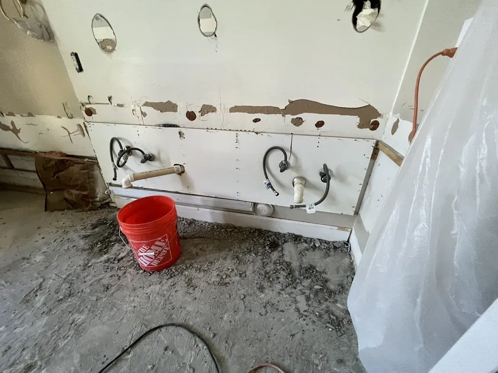 Slide of Paz The Plumber