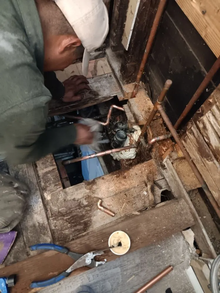 Expert leak detection in Daly City, CA by Perez Handyman & Janitorial Services