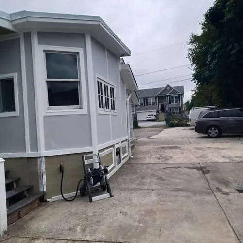 Slide of Perla Construction