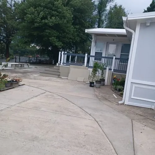 Slide of Perla Construction