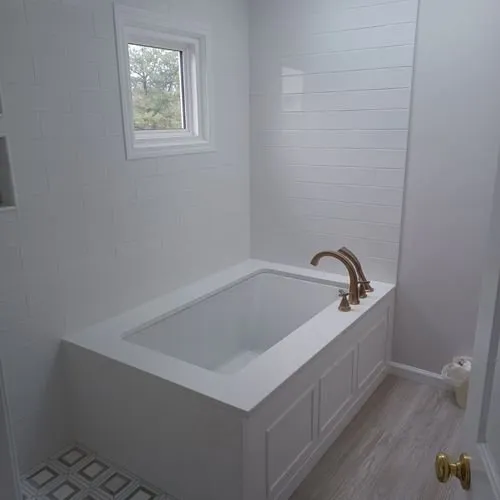 Slide of Perla Construction