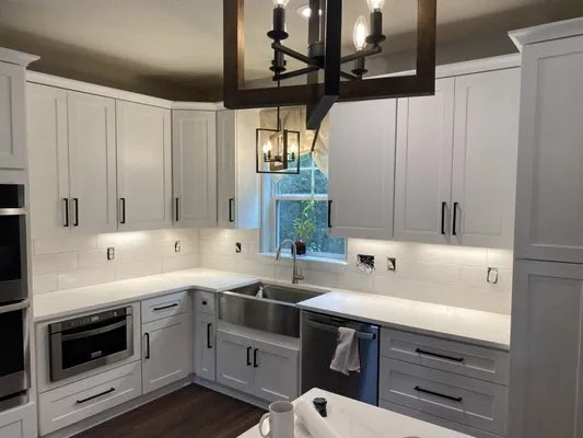 Peter Building & Construction Logo