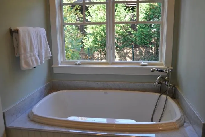 Slide of Pinnacle Plumbing