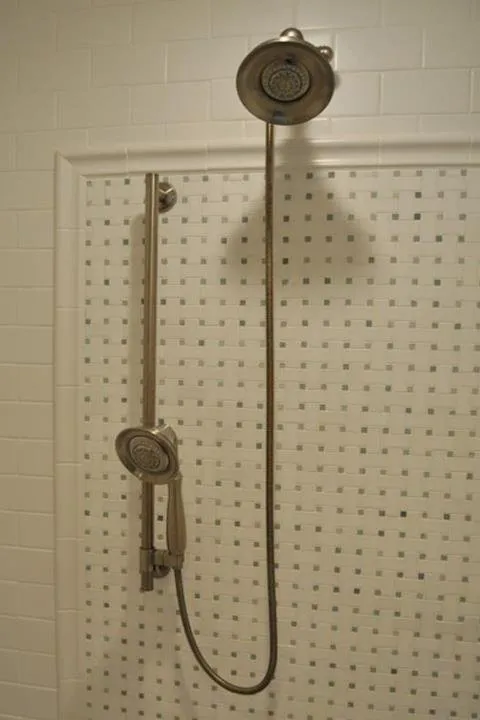 Slide of Pinnacle Plumbing