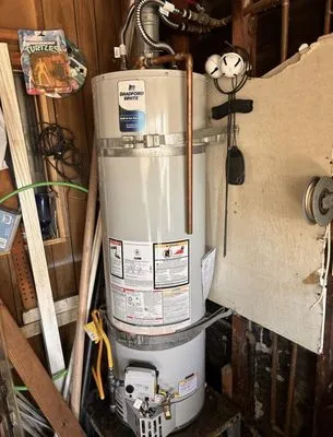 Pipe N Clear Plumbing Logo