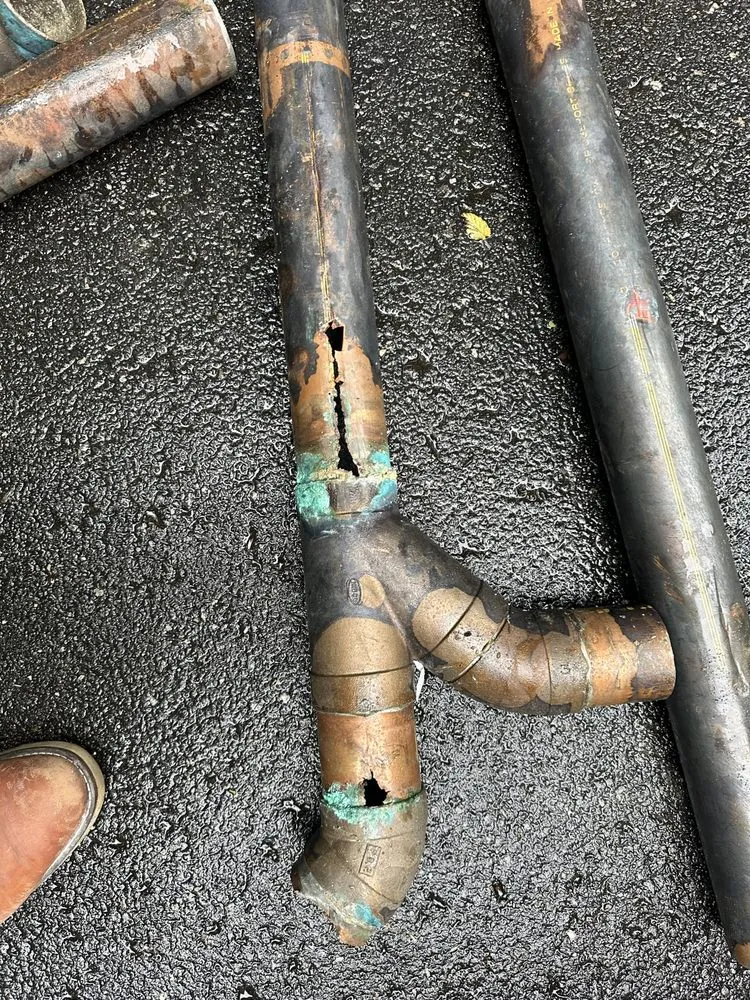 Slide of Pllumai Contracting