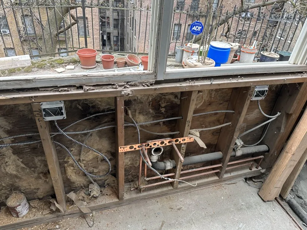 Slide of Pllumai Contracting