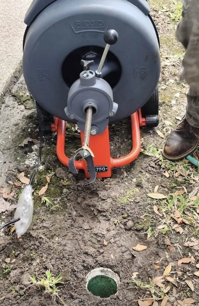 Slide of Plomero Destapes