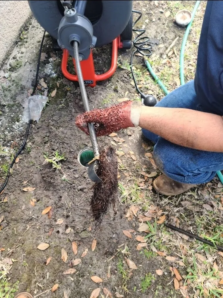 Slide of Plomero Destapes