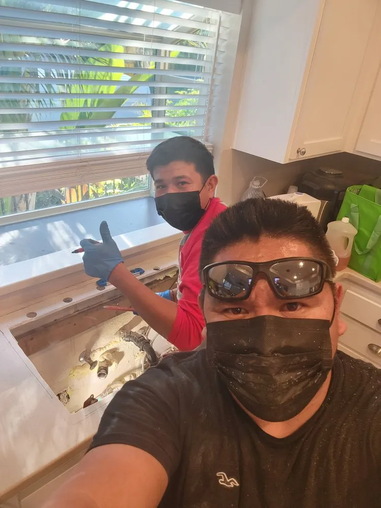 Slide of Plomero Express