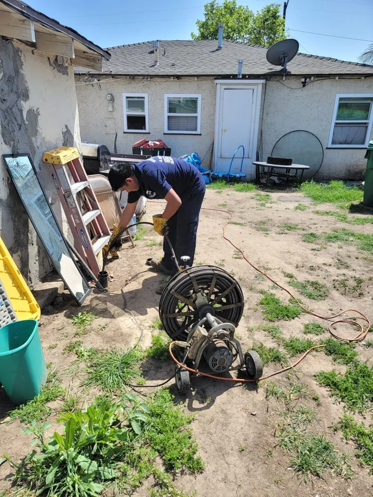 Slide of Plomero Express