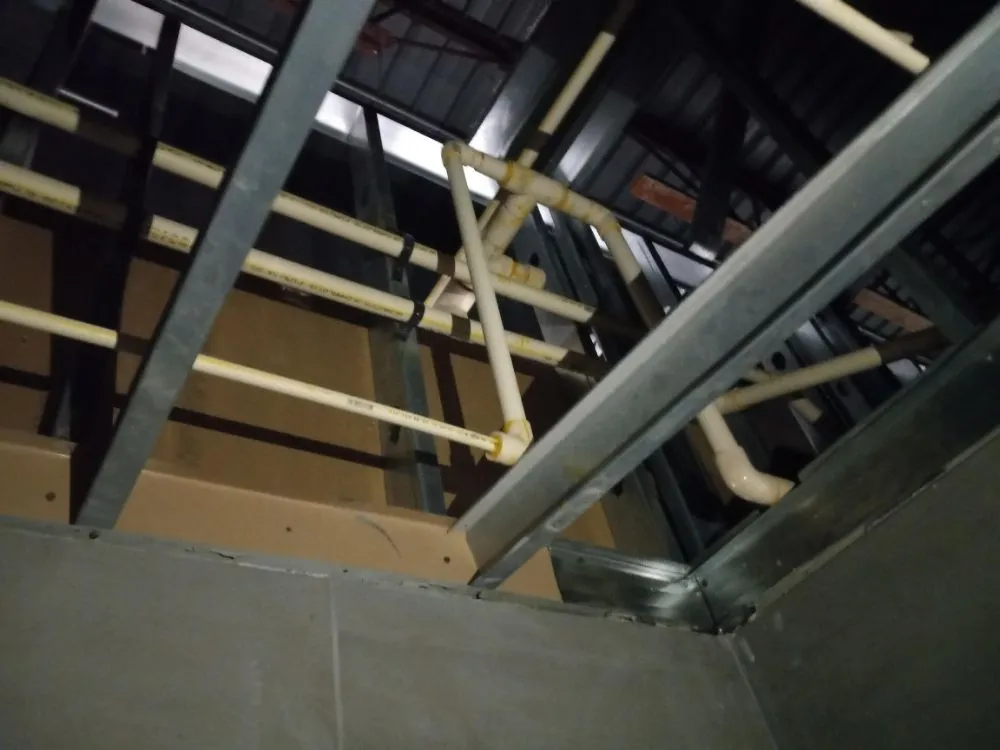 Slide of Plomero Global