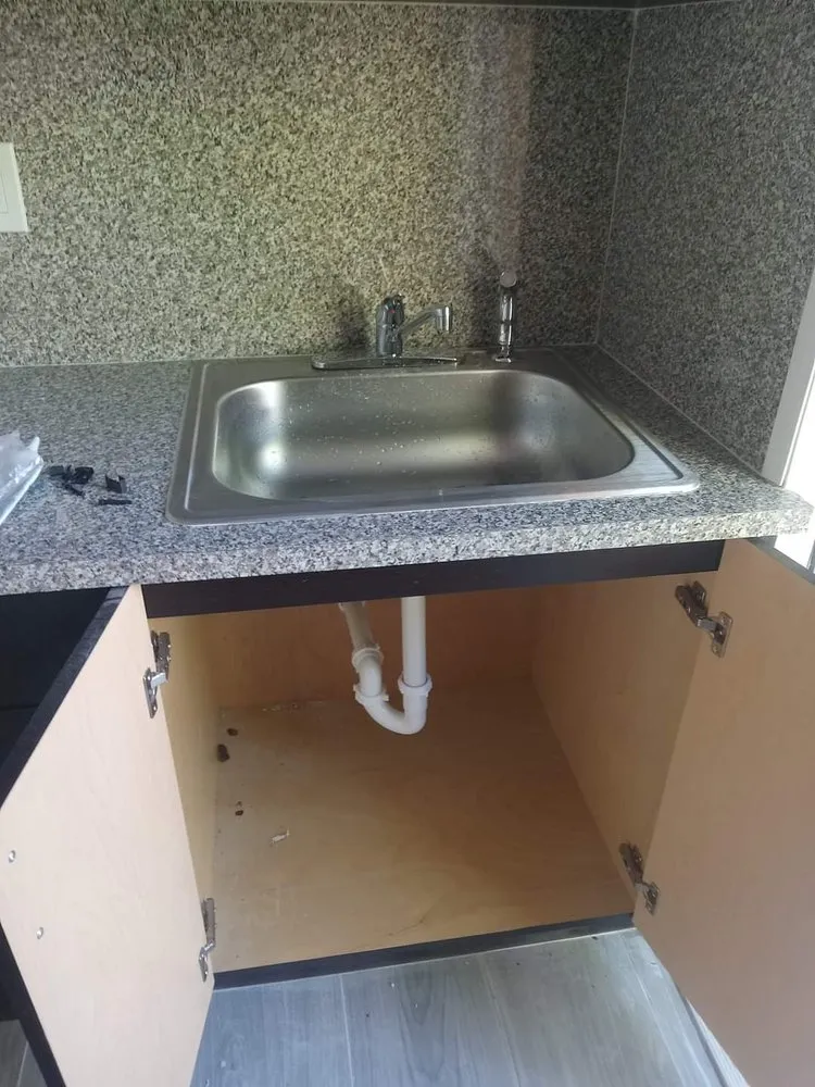 Slide of Plomero Global