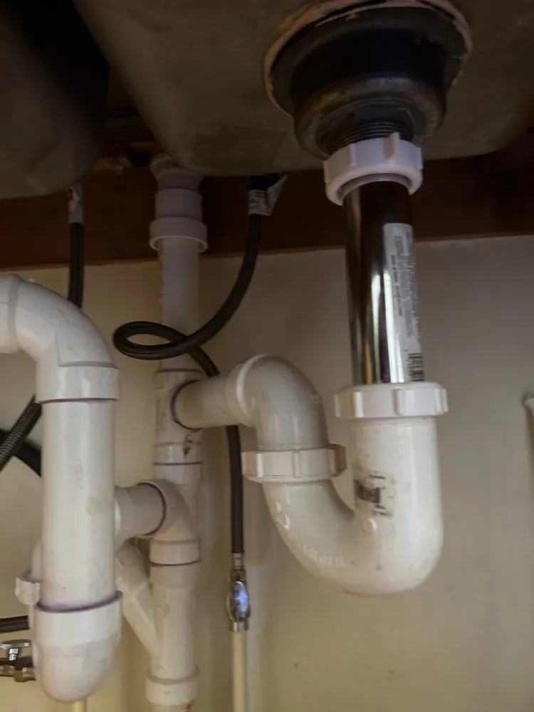 Slide of Plomero Plumbing