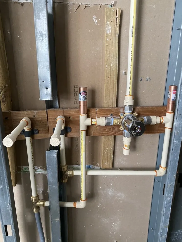 Trusted plumbing repair for homes in Hialeah, FL by Plomeros en Miami 