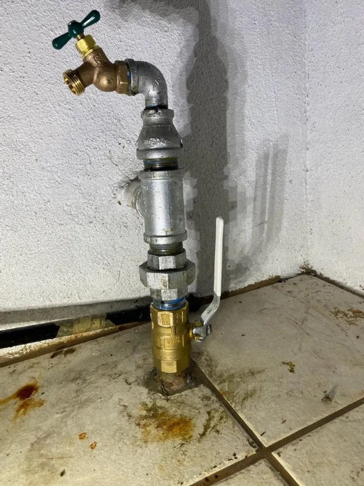 Slide of Plumb Bee Plumbing