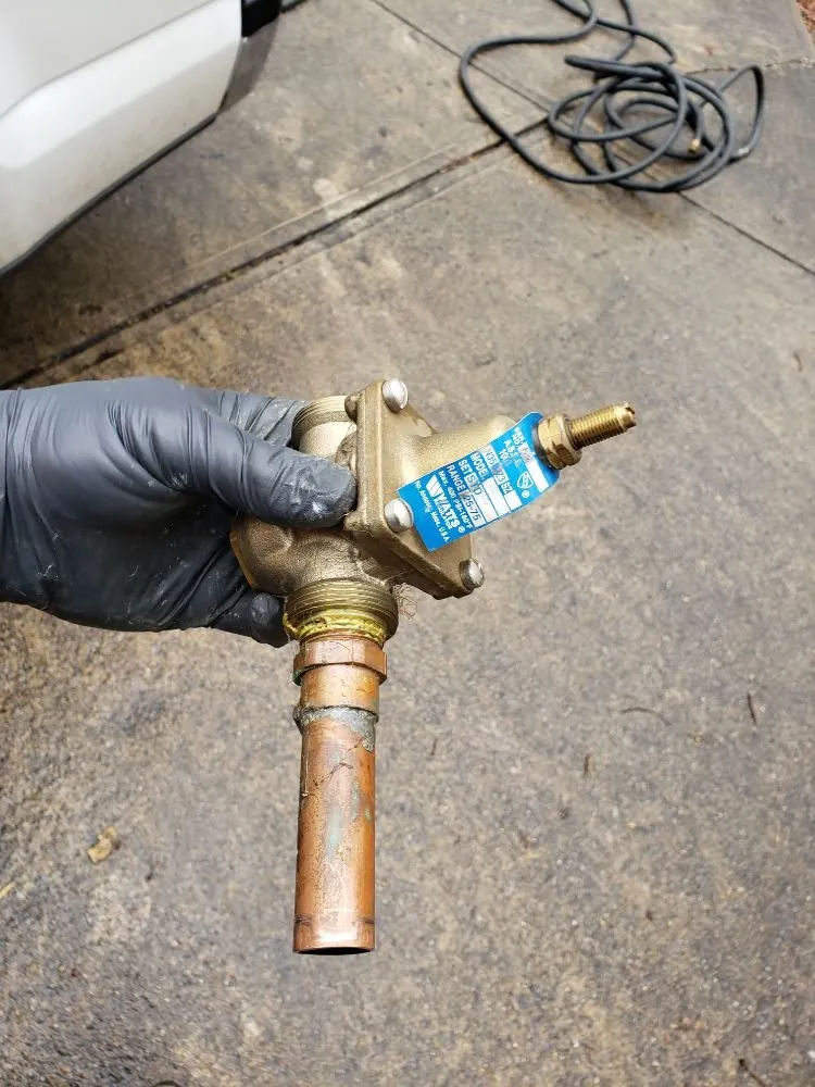 Slide of Plumb Medic