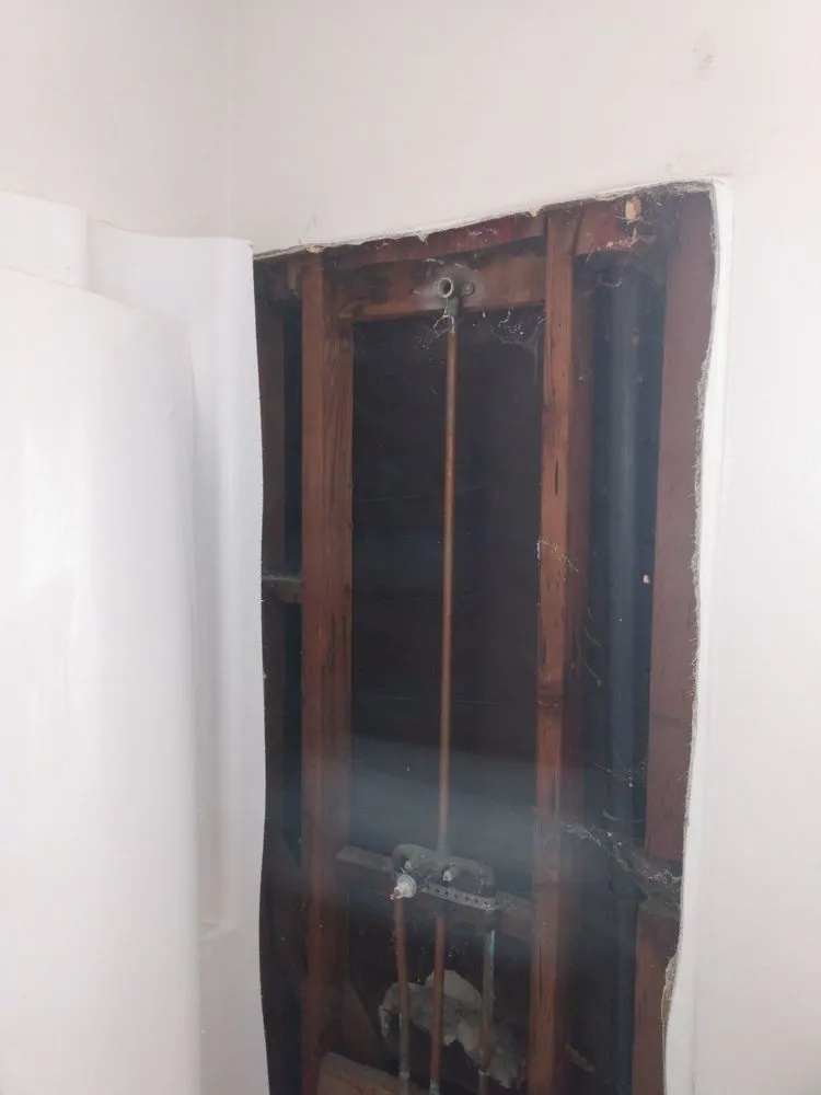 Professional water heater service experts serving Santa Ana, CA - Plumbing 101