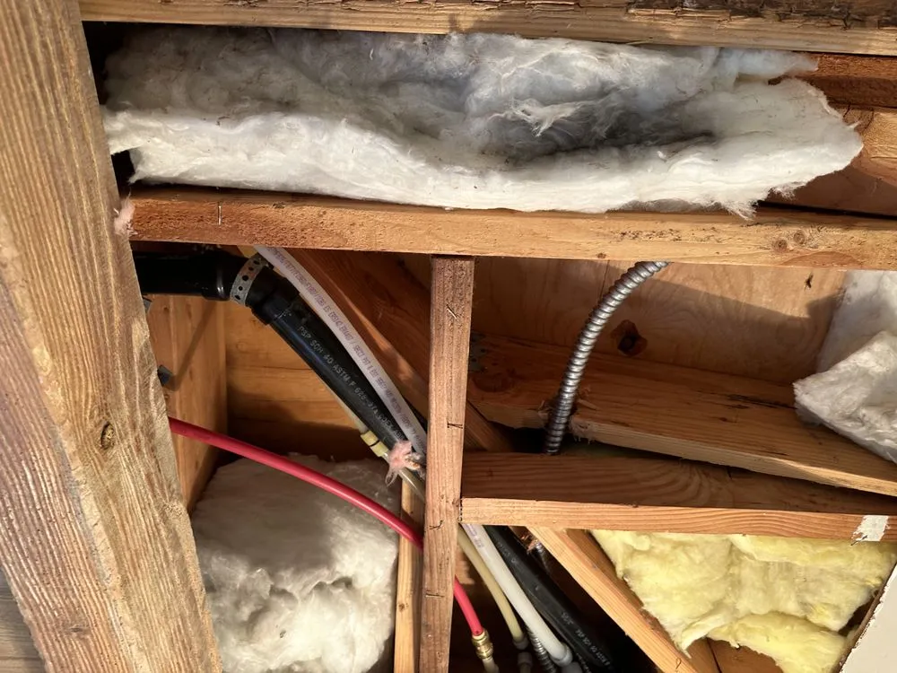 Slide of Plumbing Services Leo