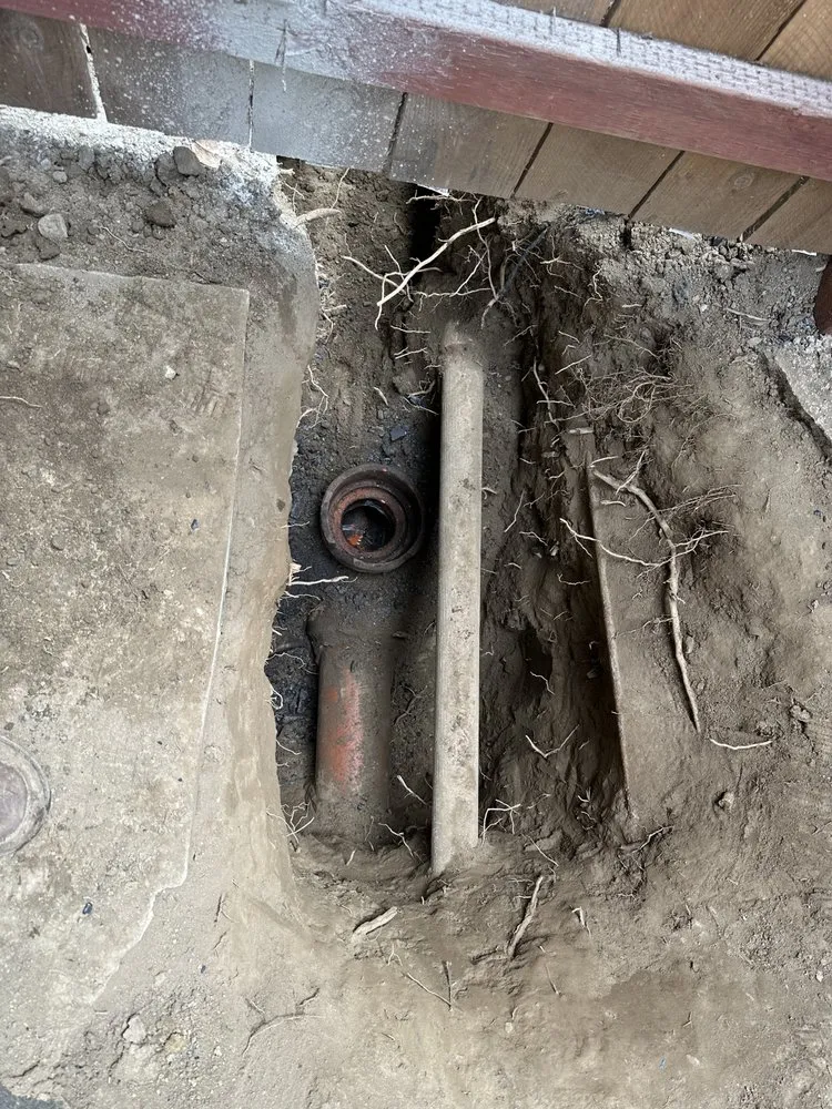 Slide of Plumbing Services Leo