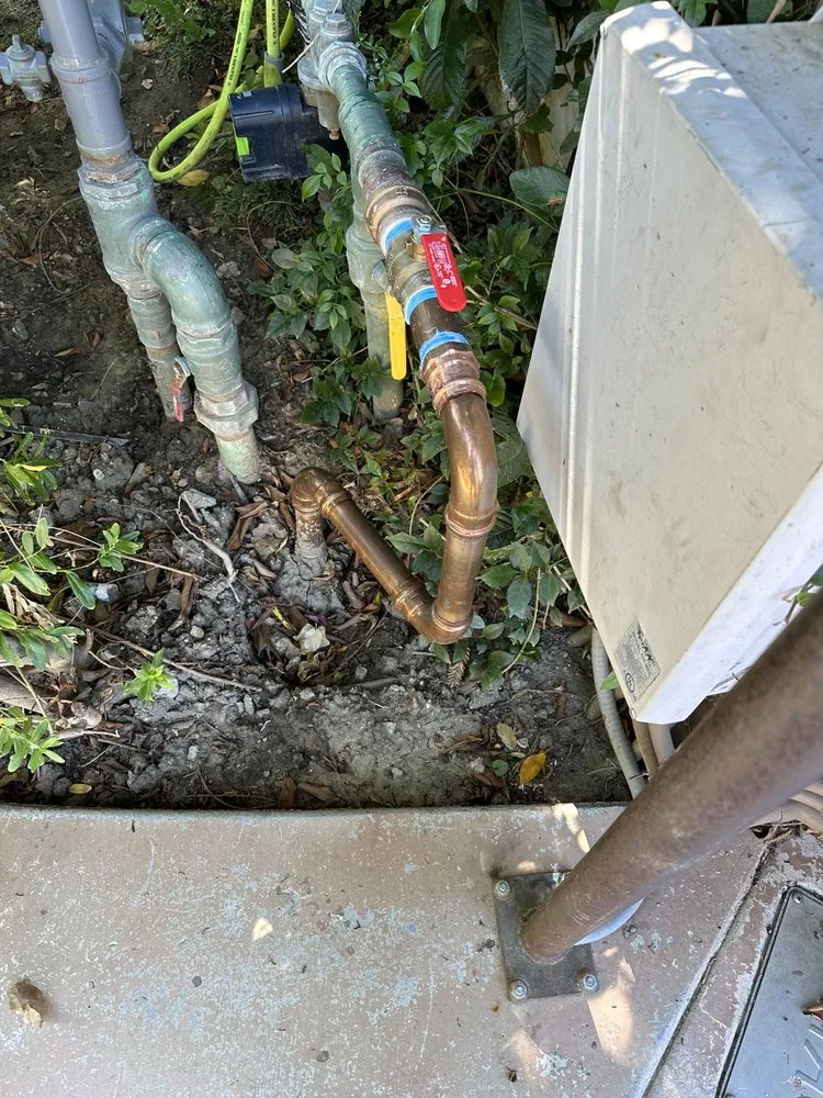 Slide of Plumbing Services Leo