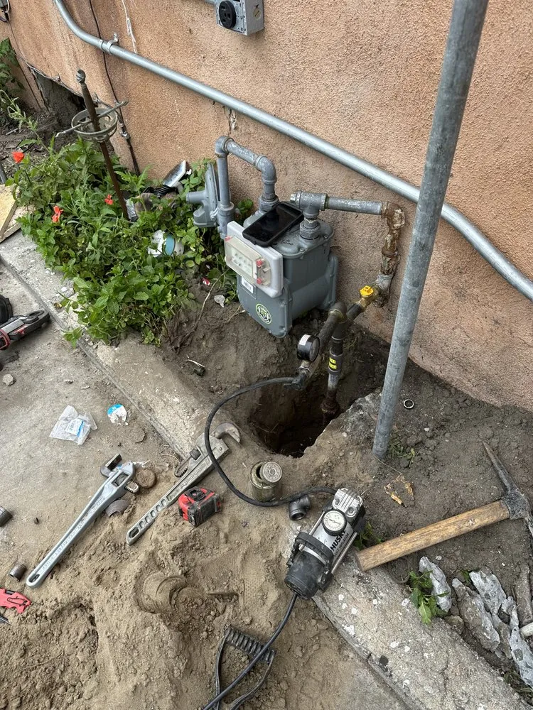 Slide of Plumbing Services Leo