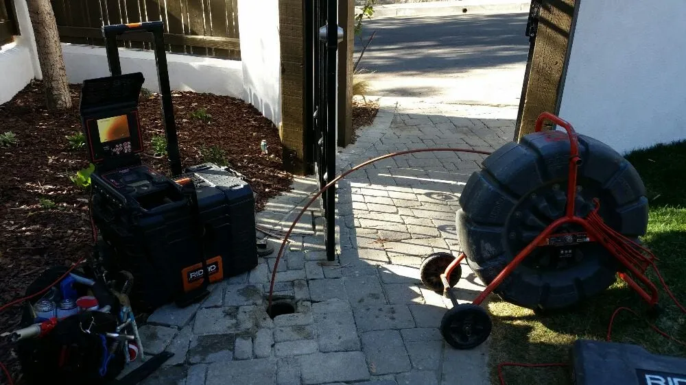 Slide of Plumbing Tech & Rooter Services